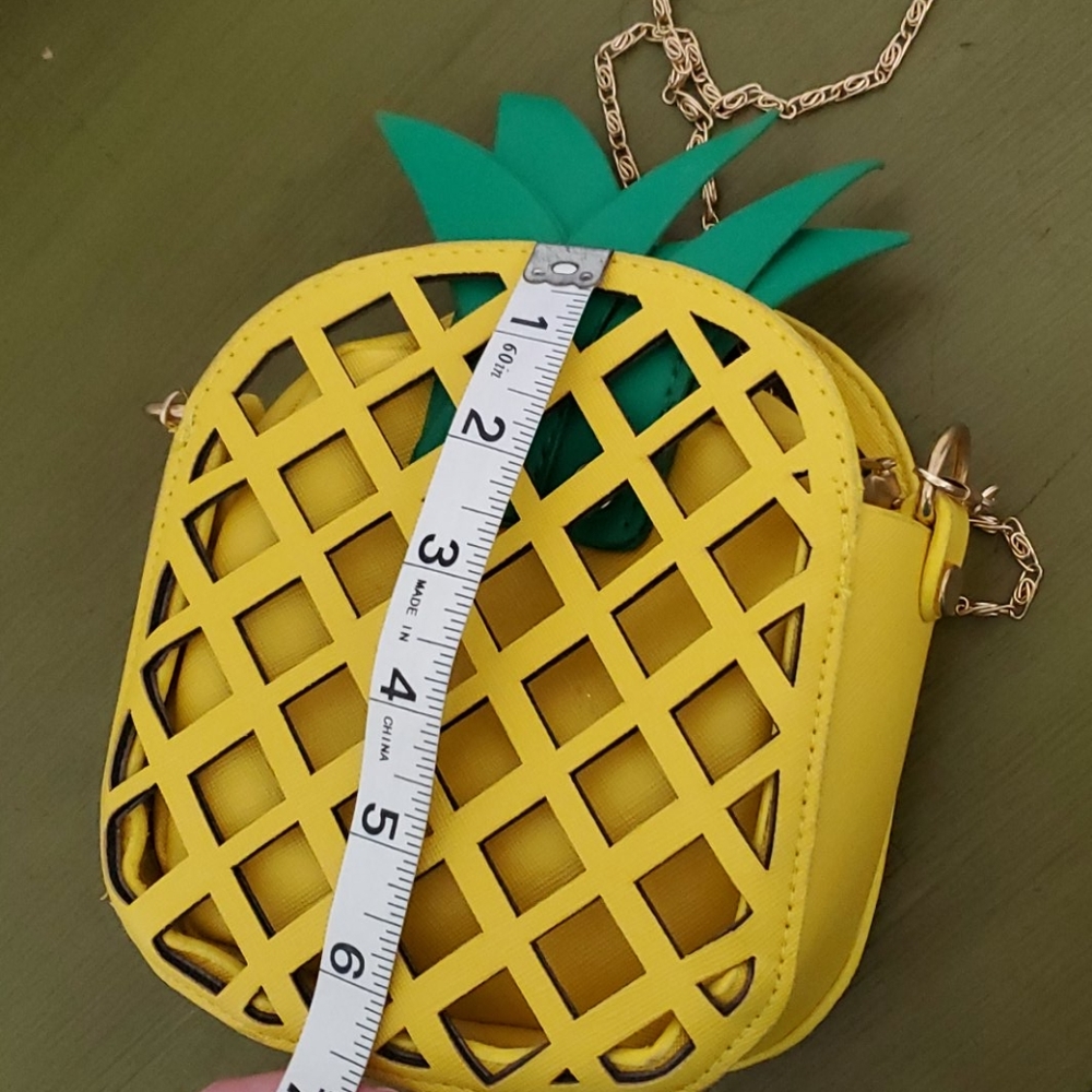 Pineapple Purse like new - Picture 4 of 5